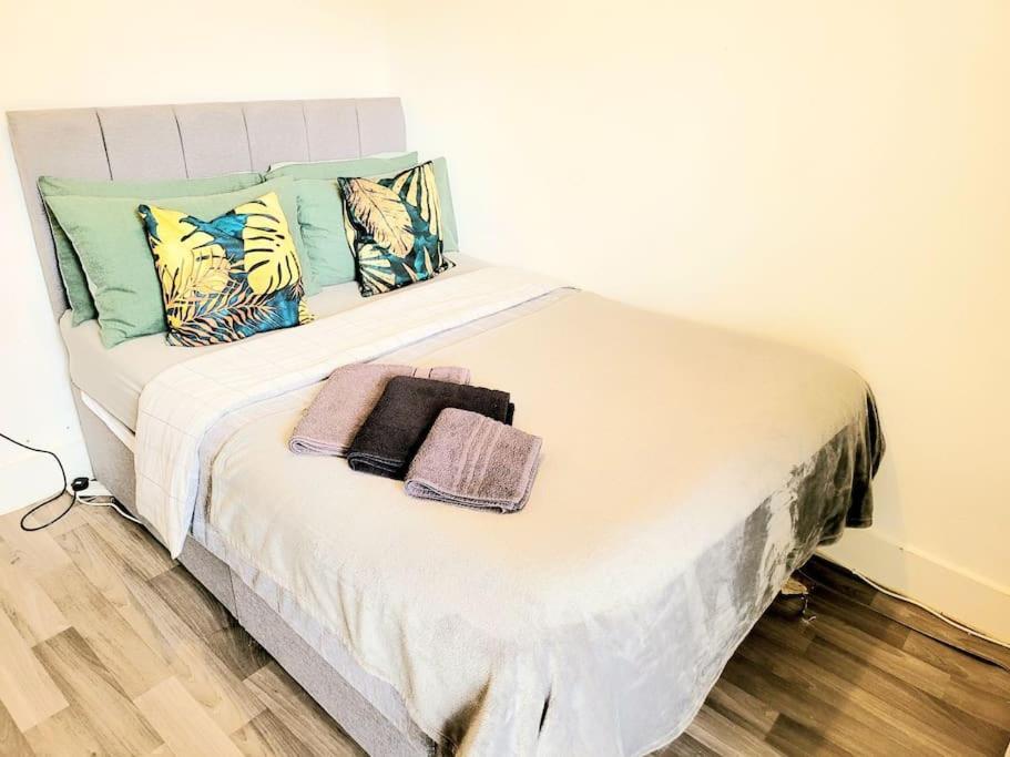 One Bedroom Apartment With A Terrace In Angel London Kültér fotó