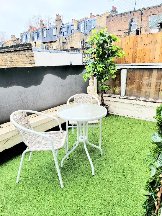 One Bedroom Apartment With A Terrace In Angel London Kültér fotó