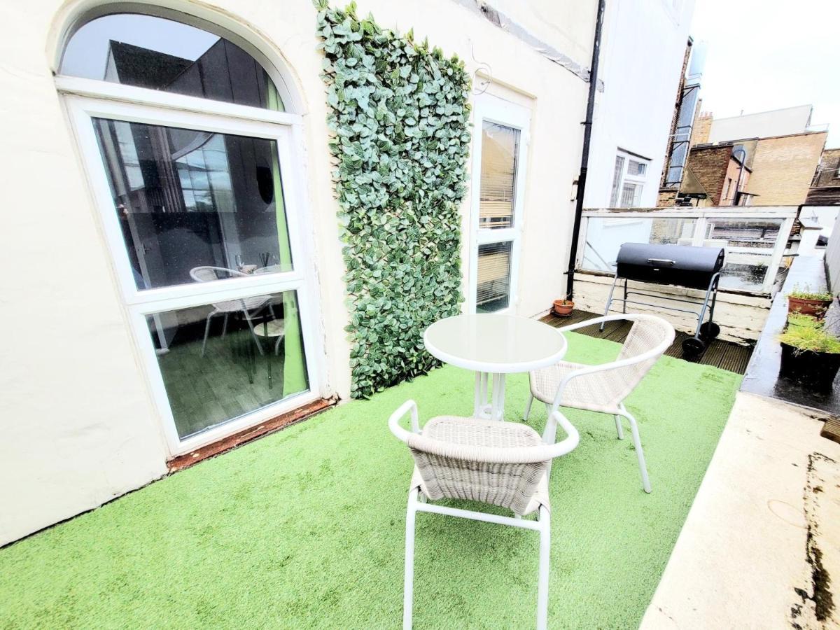 One Bedroom Apartment With A Terrace In Angel London Kültér fotó